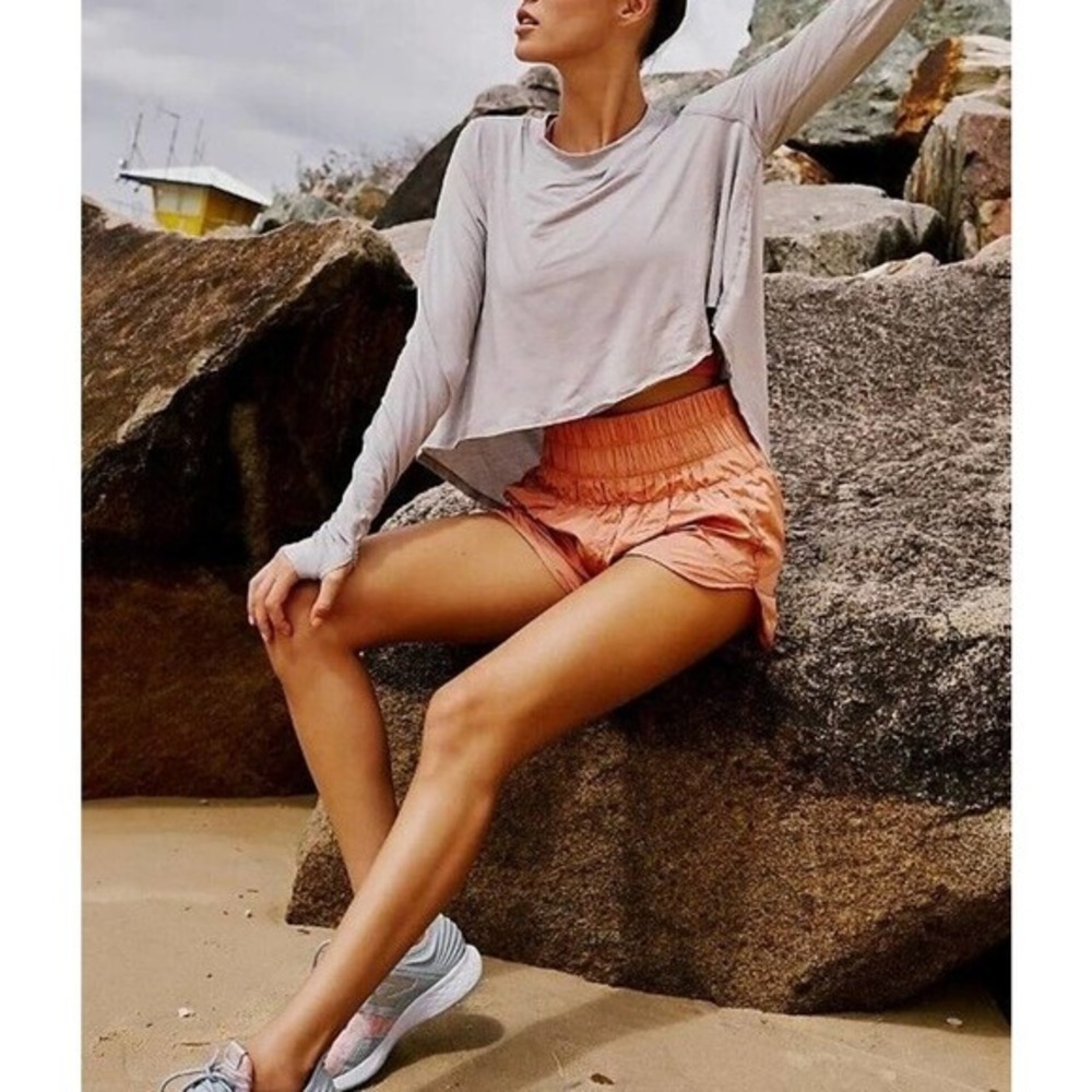 NEW wTag-FREE PEOPLE Movement Terra Cott Shorts L